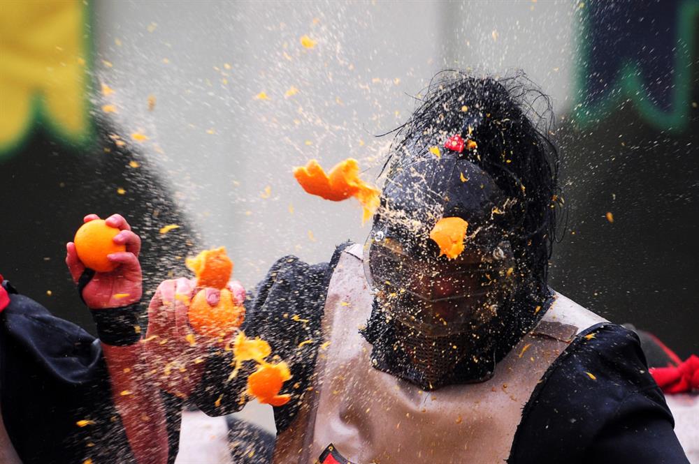 Battle Of The Oranges (Portakal Savaşları), İtalya