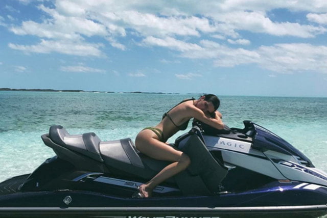Kendall Jenner ve Bella Hadid tatilde